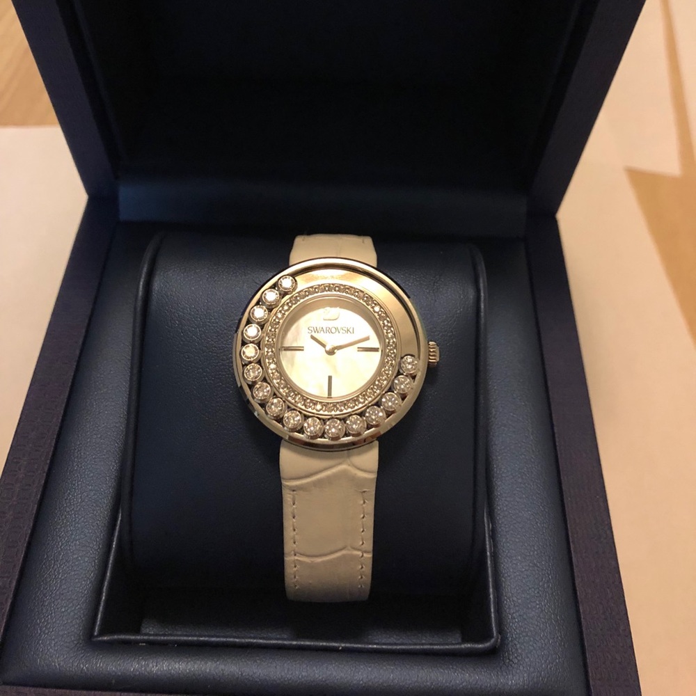 Swarvoski Lovely Crystals Leather Strap Watch